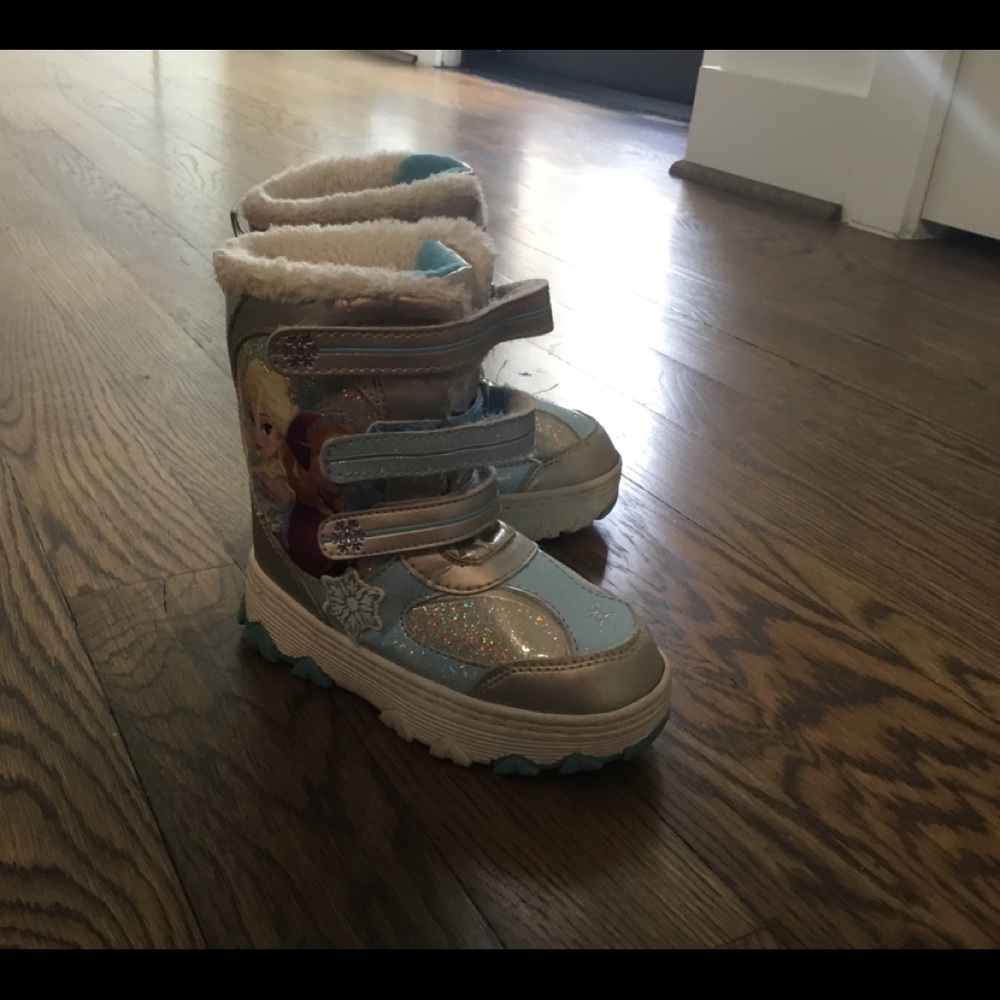 Disney Frozen Sisters snow boots size 10 (toddler)